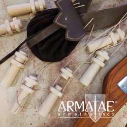 Set Bandelier, Tasche & 12 Holz Apostel auf https://armatae.shop