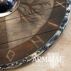 Custom Viking Shield, exklusiv auf https://armatae.shop - Der Wikinger Schild mit deinem individuellen Design.