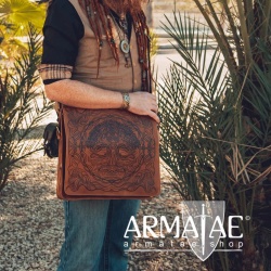 Vikings Aktentasche, Umhängetasche, Laptop-Tasche aus Leder von Mythrojan auf https://armatae.shop Vikings Aktentasche, Umhängetasche, Laptop-Tasche aus Leder von Mythrojan auf https://armatae.shop