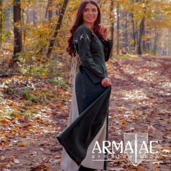 Mittelalterkleid "Larina" Grün/Natur auf https://armatae.shop Mittelalterkleid "Larina" Grün/Natur auf https://armatae.shop