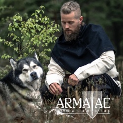 Skjoldehamm Gugel aus hochwertigem Wollmix in Farbe Schwarz auf https://armatae.shop Skjoldehamm Gugel aus hochwertigem Wollmix in Farbe Schwarz auf https://armatae.shop