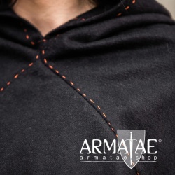Skjoldehamm Gugel aus hochwertigem Wollmix in Farbe Schwarz auf https://armatae.shop Skjoldehamm Gugel aus hochwertigem Wollmix in Farbe Schwarz auf https://armatae.shop