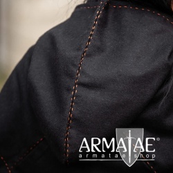Skjoldehamm Gugel aus hochwertigem Wollmix in Farbe Schwarz auf https://armatae.shop Skjoldehamm Gugel aus hochwertigem Wollmix in Farbe Schwarz auf https://armatae.shop