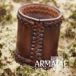 Würfelbecher aus Leder - Handarbeit - mit geprägtem Mjölnir - Thors Hammer - https://armatae.shop Würfelbecher aus Leder - Handarbeit - mit geprägtem Mjölnir - Thors Hammer - https://armatae.shop