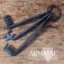 Schlüsselbund antik geschmiedet Art. ABMULF-CP-27 auf https://armatae.shop