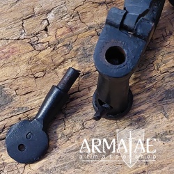 Mittelalter Handschellen aus Stahl mit Schraub- Stiftschlüssel auf https://armatae.shop Mittelalter Handschellen aus Stahl mit Schraub- Stiftschlüssel auf https://armatae.shop