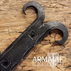 Überfalle Anlegarbe Haspe Moustache inkl. geschmiedeter Nägel auf https://armatae.shop Überfalle Anlegarbe Haspe Moustache inkl. geschmiedeter Nägel auf https://armatae.shop