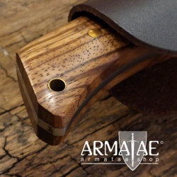 Massives Jagdmesser Zebranoholz auf https://armatae.shop Massives Jagdmesser Zebranoholz auf https://armatae.shop