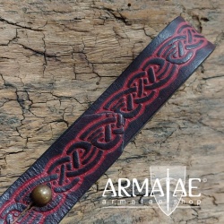 Krughalter aus Rindsleder für den Gürtel mit keltischem Prägemuster auf https://armatae.shop Krughalter aus Rindsleder für den Gürtel mit keltischem Prägemuster auf https://armatae.shop