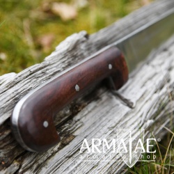Langes, einfaches Saxmesser mit Lederscheide auf https://armatae.shop Langes, einfaches Saxmesser mit Lederscheide auf https://armatae.shop