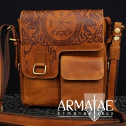 Viking Leder Umhängetasche mit Vegvisir Branding auf https://armatae.shop