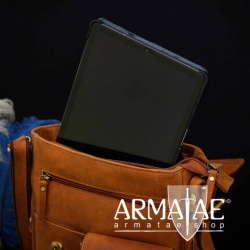 Viking Leder Umhängetasche mit Vegvisir Branding auf https://armatae.shop