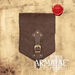 Geprägte, geräumige Gürtelledertasche von House of Warfare auf https://armatae.shop