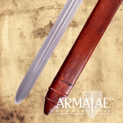 Wikinger Schaukampfschwert mit Holz-Lederscheide auf https://armatae.shop Wikinger Schaukampfschwert mit Holz-Lederscheide auf https://armatae.shop