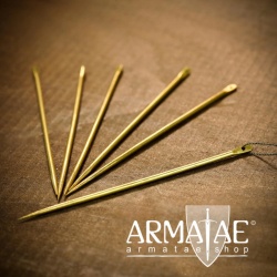 6 Stk. handgefertigte, authentische Nadeln des Mittelalters.
Gehärtet und sauber angespitzt auf https://armatae.shop