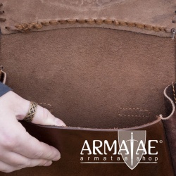Gürteltasche mit Thorshammer-Prägung, Leder, Braun auf https://armatae.shop Gürteltasche mit Thorshammer-Prägung, Leder, Braun auf https://armatae.shop