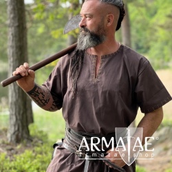Wikinger Tunika kurzarm "Theobald" Dunkelbraun auf https://armatae.shop Wikinger Tunika kurzarm "Theobald" Dunkelbraun auf https://armatae.shop