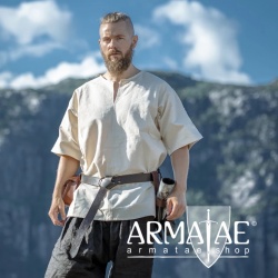 Wikinger-Kurzarmtunika "Olaf" Natur auf https://armatae.shop