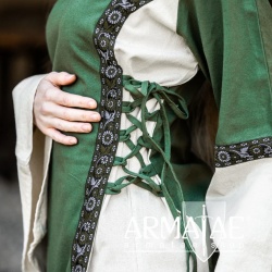 Mittelalter Baumwollkleid "Angie" Gruen/Natur auf https://armatae.shop Mittelalter Baumwollkleid "Angie" Gruen/Natur auf https://armatae.shop