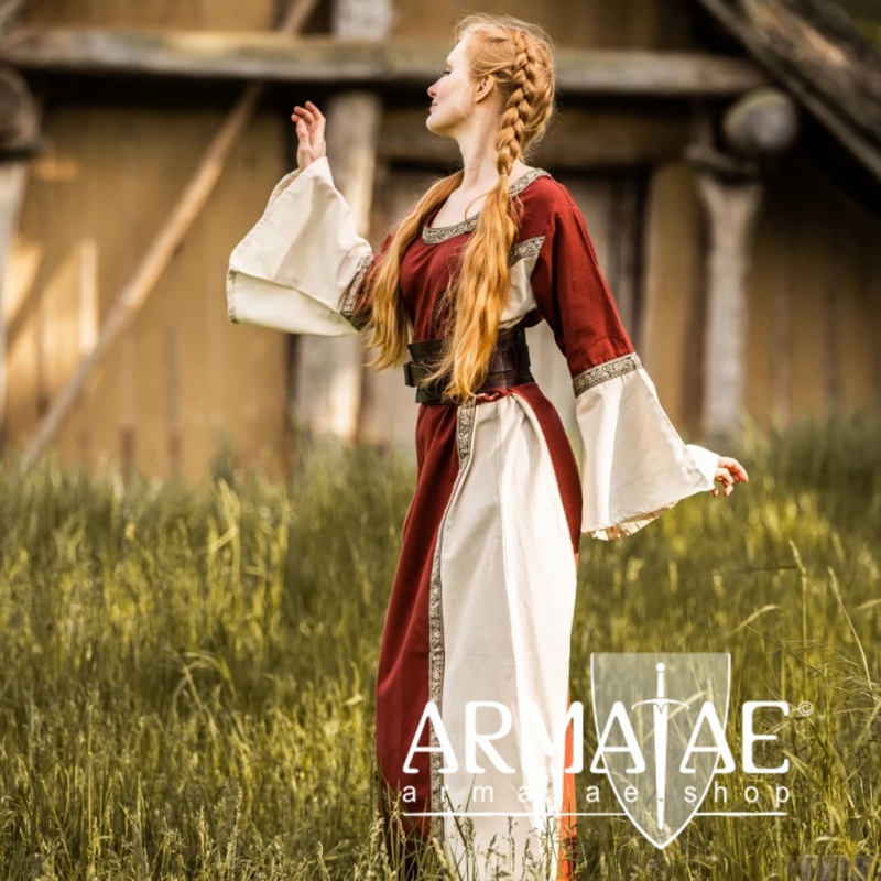 Mittelalter Baumwollkleid "Angie" Rot/Natur auf https://armatae.shop Mittelalter Baumwollkleid "Angie" Rot/Natur auf https://armatae.shop