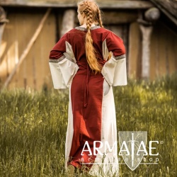Mittelalter Baumwollkleid "Angie" Rot/Natur auf https://armatae.shop Mittelalter Baumwollkleid "Angie" Rot/Natur auf https://armatae.shop