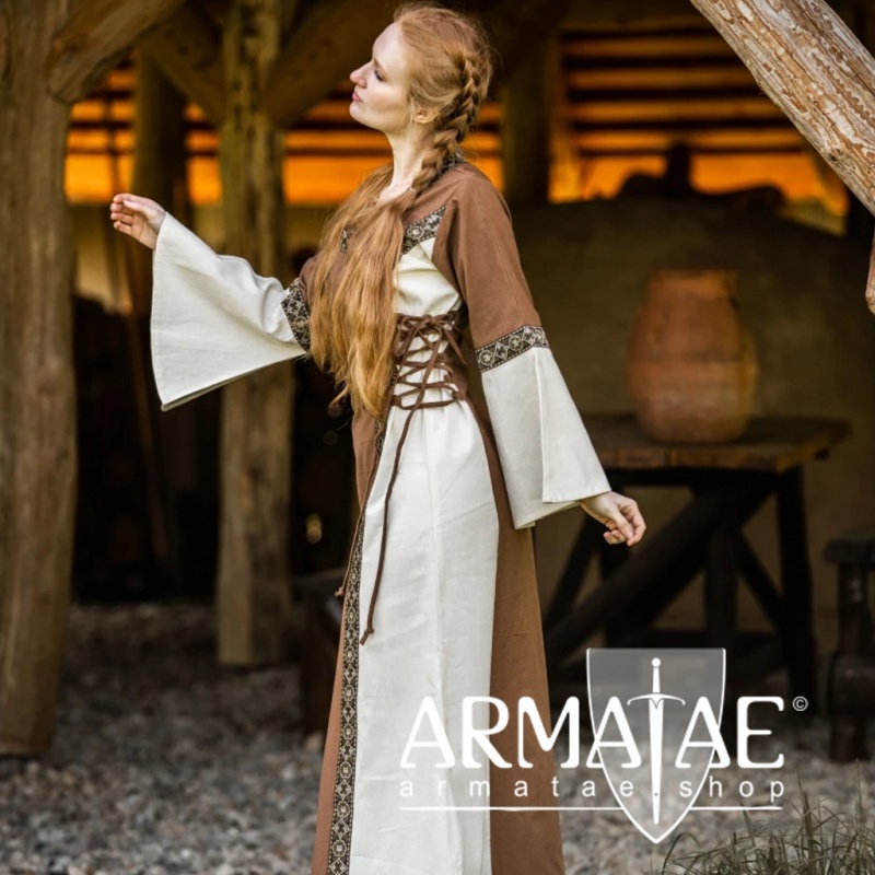 Mittelalter Baumwollkleid "Angie" Tabak/Natur auf https://armatae.shop Mittelalter Baumwollkleid "Angie" Tabak/Natur auf https://armatae.shop