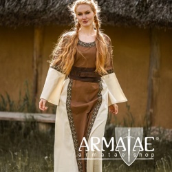 Mittelalter Baumwollkleid "Angie" Tabak/Natur auf https://armatae.shop Mittelalter Baumwollkleid "Angie" Tabak/Natur auf https://armatae.shop