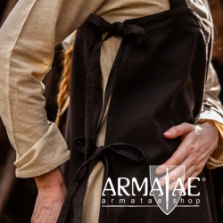 Überkleid "Hildegard" Braun auf https://armatae.shop Überkleid "Hildegard" Braun auf https://armatae.shop