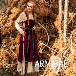 Überkleid "Hildegard" Rot auf https://armatae.shop Überkleid "Hildegard" Rot auf https://armatae.shop