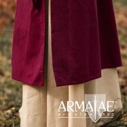 Überkleid "Hildegard" Rot auf https://armatae.shop Überkleid "Hildegard" Rot auf https://armatae.shop
