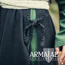 Überkleid "Hildegard" Schwarz auf https://armatae.shop Überkleid "Hildegard" Schwarz auf https://armatae.shop