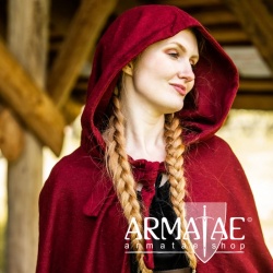 Großer Wollumhang Hervir in versch. Farben auf https://armatae.shop Großer Wollumhang Hervir in versch. Farben auf https://armatae.shop