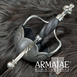 Alotrium Glockenrapier geätzt mit Terz & Quart auf https://armatae.shop Alotrium Glockenrapier geätzt mit Terz & Quart auf https://armatae.shop