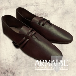 Handgefertigte Mittelalterschuhe Braun oder Schwarz auf https://armatae.shop Handgefertigte Mittelalterschuhe Braun oder Schwarz auf https://armatae.shop