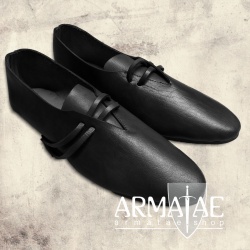 Handgefertigte Mittelalterschuhe Braun oder Schwarz auf https://armatae.shop Handgefertigte Mittelalterschuhe Braun oder Schwarz auf https://armatae.shop