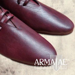 Handgefertigte Mittelalterschuhe Braun oder Schwarz auf https://armatae.shop Handgefertigte Mittelalterschuhe Braun oder Schwarz auf https://armatae.shop