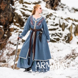 Wikinger Birka Mantel Skadi Taubenblau auf https://armatae.shop Wikinger Birka Mantel Skadi Taubenblau auf https://armatae.shop