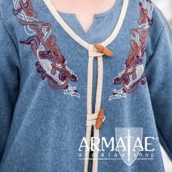 Wikinger Birka Mantel Skadi Taubenblau auf https://armatae.shop Wikinger Birka Mantel Skadi Taubenblau auf https://armatae.shop