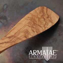 Pfannenwender aus geöltem Olivenholz auf https://armatae.shop Pfannenwender aus geöltem Olivenholz auf https://armatae.shop
