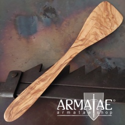 Pfannenwender aus geöltem Olivenholz auf https://armatae.shop