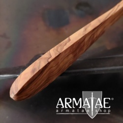 Pfannenwender aus geöltem Olivenholz auf https://armatae.shop Pfannenwender aus geöltem Olivenholz auf https://armatae.shop