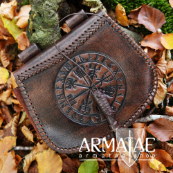 Gürteltasche mit Vegvisir-Prägung, Leder, Braun auf https://armatae.shop Gürteltasche mit Vegvisir-Prägung, Leder, Braun auf https://armatae.shop