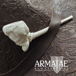 Traditionell gebackene Ton Tabakpfeife des 17. Jhd. Motiv Afrikaner auf https://armatae.shop