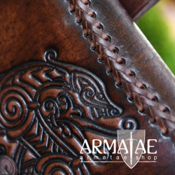Gürteltasche mit Drachen-Prägung, Leder, Braun auf https://armatae.shop Gürteltasche mit Drachen-Prägung, Leder, Braun auf https://armatae.shop