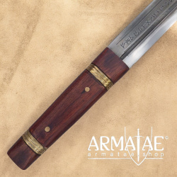 Sax von Beagnoth mit Lederscheide auf https://armatae.shop Sax von Beagnoth mit Lederscheide auf https://armatae.shop