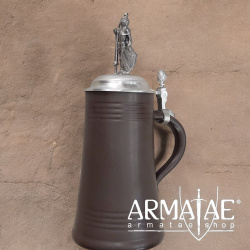 1 lt Toledo Bierkrug mit Ritter auf https://armatae.shop