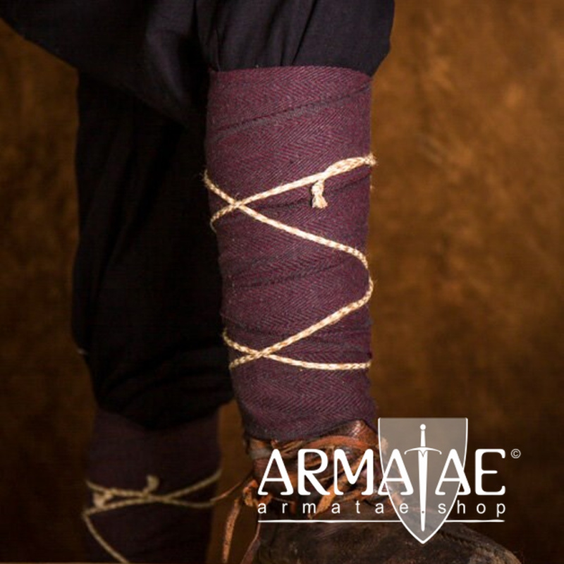 Wadenwickel "Woodland" Burgunder / Grau von Epic Armoury auf https://armatae.shop Wadenwickel "Woodland" Burgunder / Grau von Epic Armoury auf https://armatae.shop