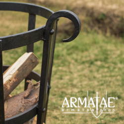 Geschmiedeter Feuerkorb, ca. 45 cm hoch auf https://armatae.shop Geschmiedeter Feuerkorb, ca. 45 cm hoch auf https://armatae.shop
