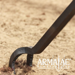 Dreibein handgeschmiedet auf https://armatae.shop Dreibein handgeschmiedet auf https://armatae.shop