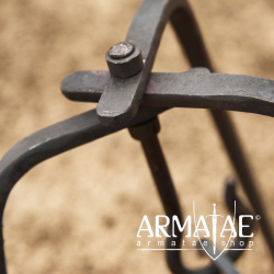 Dreibein handgeschmiedet auf https://armatae.shop Dreibein handgeschmiedet auf https://armatae.shop